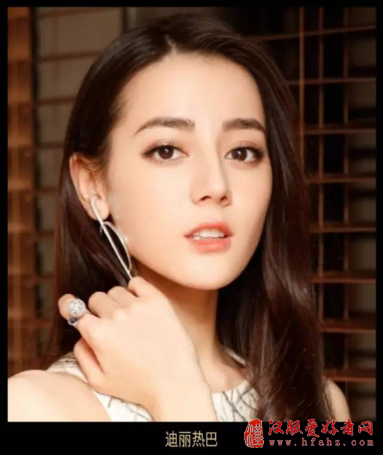 热巴接棒baby成《跑男》团宠，女神妆容PK谁更美