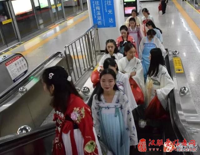 岳阳传统文化汉服社参加中国（长沙）酒文化节