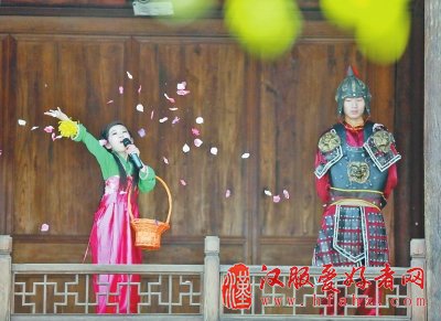 中国首届汉服文化节华丽开幕 来仪霓裳问礼洛阳