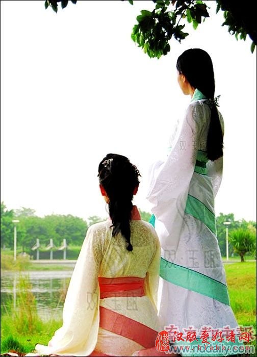 不扫街 传统节日扫汉服(组图)