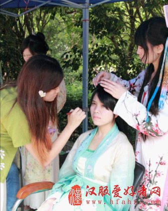 汉服品茗暨广州汉服协会爱心义卖在白云山举行