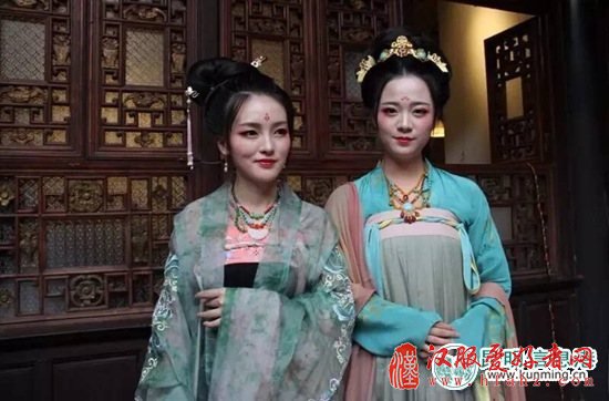 第十届昆明七夕文化节 汉服美女带你体验传统文化