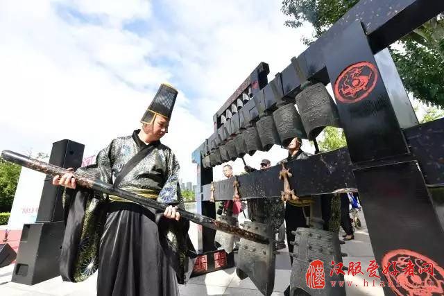 过七夕，快来看汉服美女！玩投壶、绣荷包…今天的运河文化广场太嗨了！