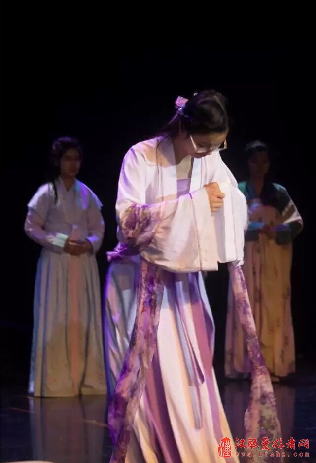  曲裾襦裙——关于我们的记忆