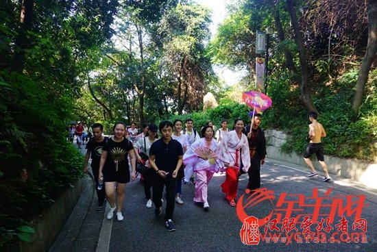 郑仙诞开幕，千人古装巡游“挤爆”白云山