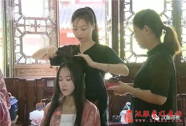 汉服热:传统文化复兴还是作秀?