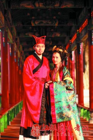 一辑汉服婚纱照，拍出正宫娘娘即视感