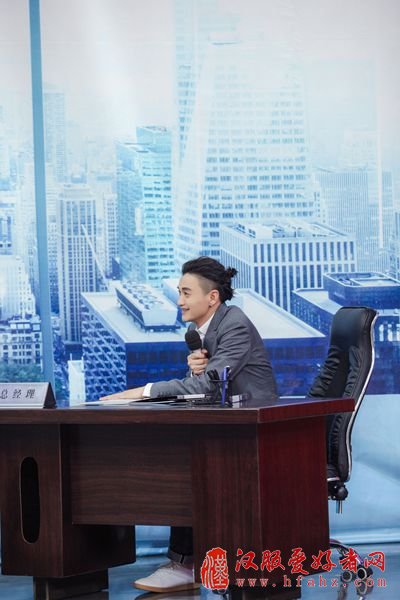 《快乐大本营》周一围即兴表演 搭档胡一天暖男