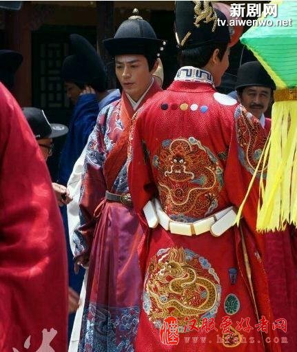 明朝服和韩国服饰区别