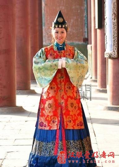 明朝服和韩国服饰区别