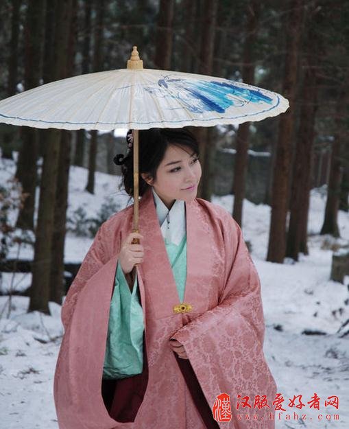 明朝服和韩国服饰区别