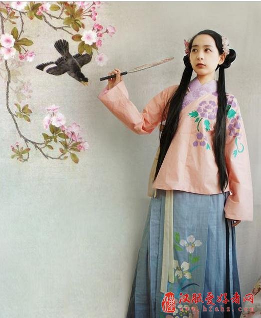 明朝服和韩国服饰区别