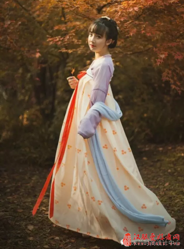  石榴裙是什么？传统汉服之齐胸襦裙