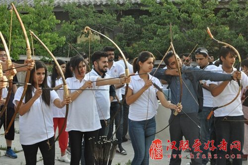 留学生在中国的暑假：他们穿上汉服去了这里