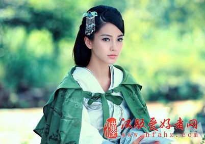 Angelababy晒红衣古装照绝色倾城 40位女星古装造型