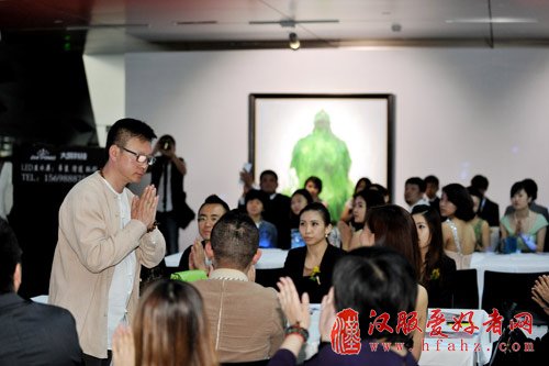 爱结网主编出席大连婚礼达沃斯之夜 解读国际婚