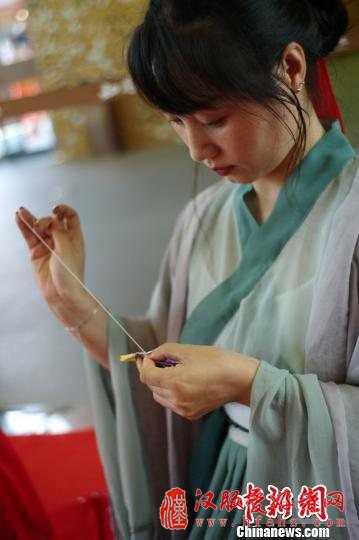 南京大报恩寺遗址公园：中外汉服美女行古礼迎端午佳节