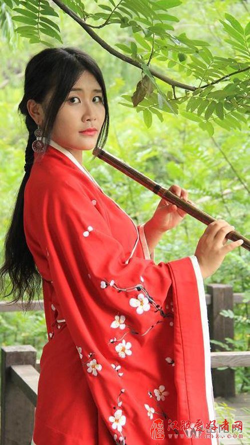 致青春：湖南理工学院学生穿汉服拍毕业照