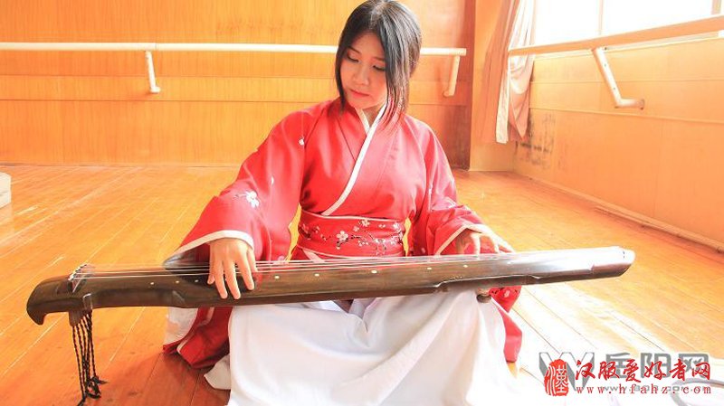  致青春：湖南理工学院学生穿汉服拍毕业照