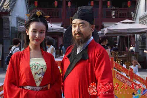 端午节来永兴坊秀汉服逛集市习古礼