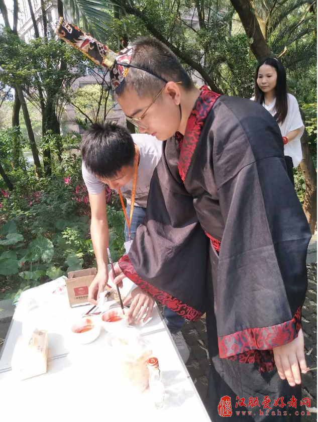 穿汉服、唱楚辞…珠海市民复原传统端午习俗
