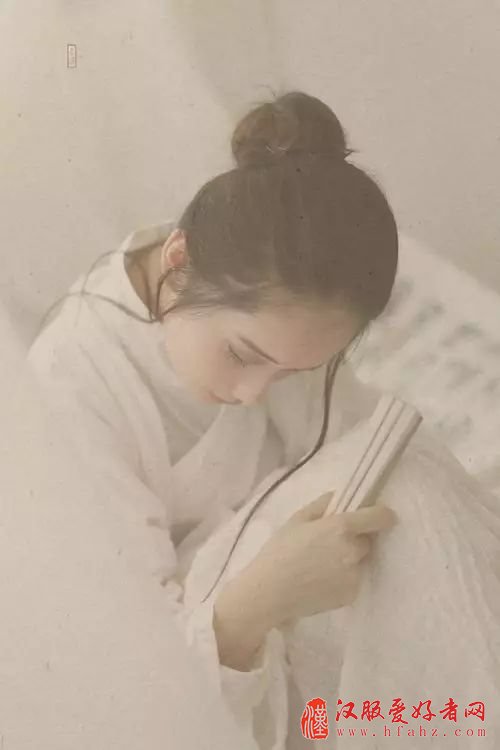  汉服运动复兴的，不仅仅是一件衣裳