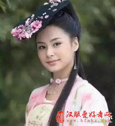 关晓彤缝纫机发型太雷人？那是你没见过这些古