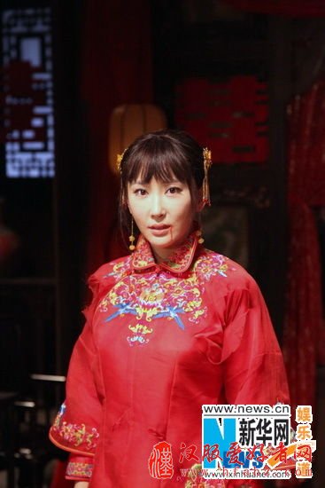 杜若溪穿汉服变最美新娘 新戏亲历传统中式婚礼