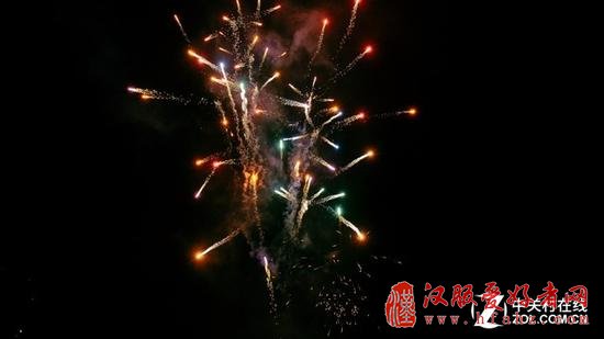 手持相机拍摄的效果就是这样，跟手机拍摄没有什么差异