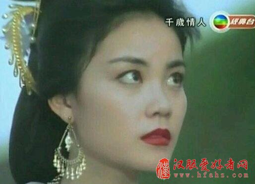 王菲24年前古装旧照曝光青涩天后嫩得能掐出一汪水