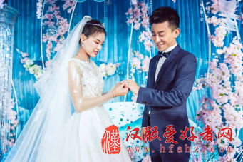 昨晚众星到场！吴敏霞婚礼戴DR钻戒百万皇冠惊艳