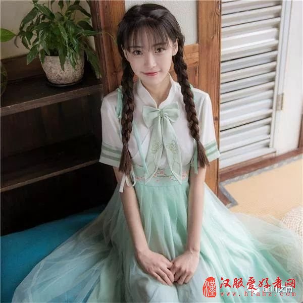 穿汉服的菇凉才最美！宛如仙女一般不食人间烟火