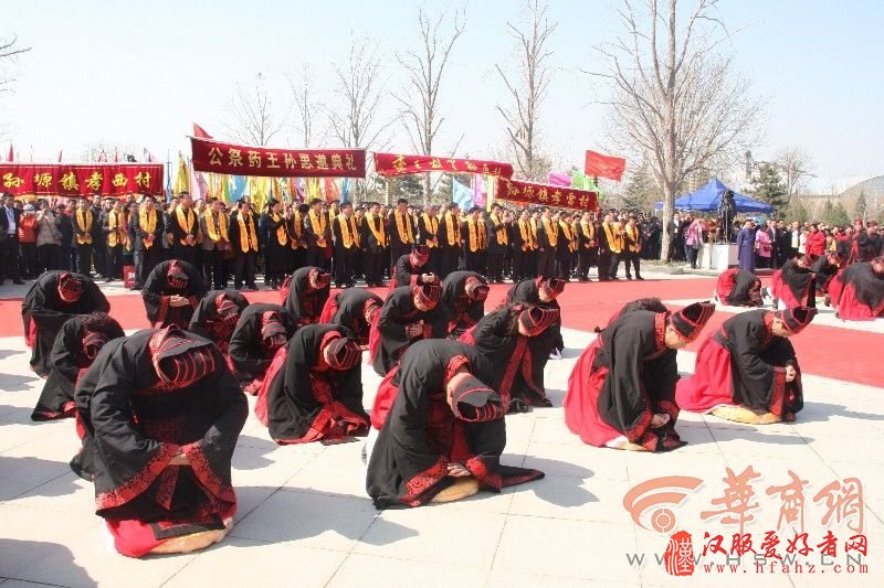 “二月二颂药王”!穿汉服 在铜川药王故乡祭拜