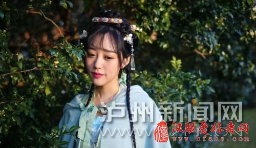 独闯澳洲做月饼 穿上汉服送外卖 这个泸州妹儿不一般