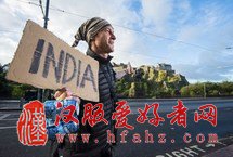 澳背包客以酒换乘换宿 八周游历多国
澳大利亚背包客曼尼·马歇尔(Manny Marshall)独自从苏格兰爱丁堡出发,一路上用120罐啤酒换乘换宿,成功抵达印度首都新德里。全程5000英里(约合8047千米),历时八周,途径法国、奥地利、德国、保加利亚、希腊等地。【详细】
国际热图