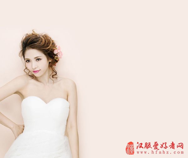 朴敏英变身中国古典美女 古装发型俏似精灵