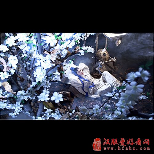 凌燕秋