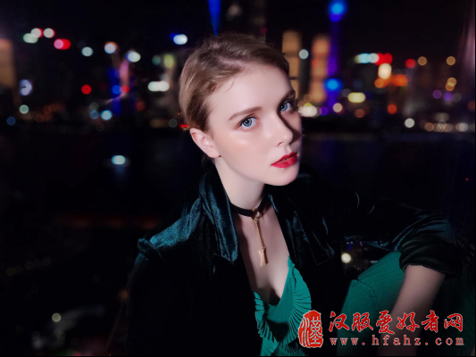 美图V6挑战商业摄影大片拍摄：秒杀后期精修师