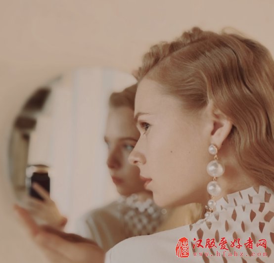 美图V6挑战商业摄影大片拍摄：秒杀后期精修师