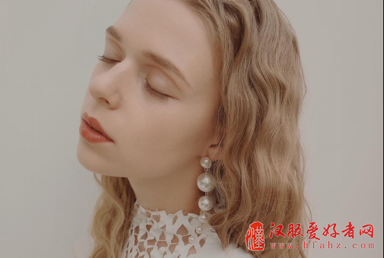美图V6挑战商业摄影大片拍摄：秒杀后期精修师
