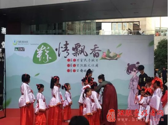 蒙牛汉服主题活动燃爆金陵