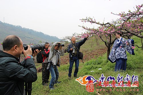 峨眉摄影家协会桃花山采风拍古装美女
