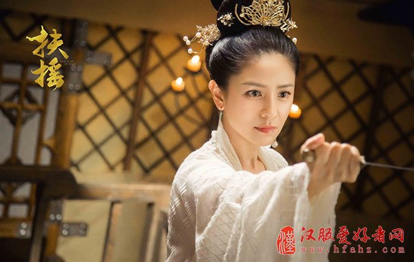 范冰冰杨幂古装剧中争艳 一秒美过女主的妆容看