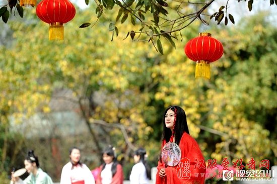 蝶变工地女民工变身汉服美女（组图）