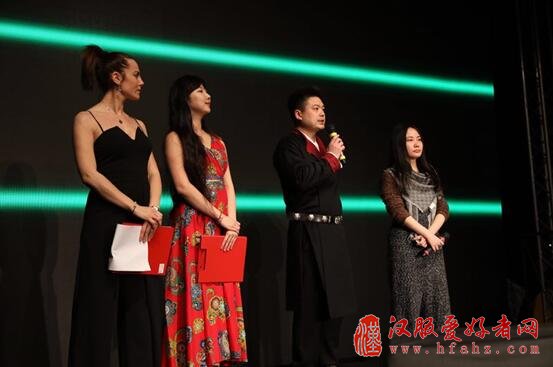 徐娇织羽集受中意文化年官方邀约 汉服文化走向