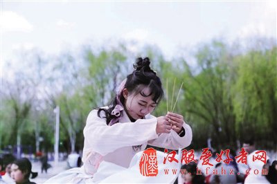 汉服社团带你玩转“花朝节”