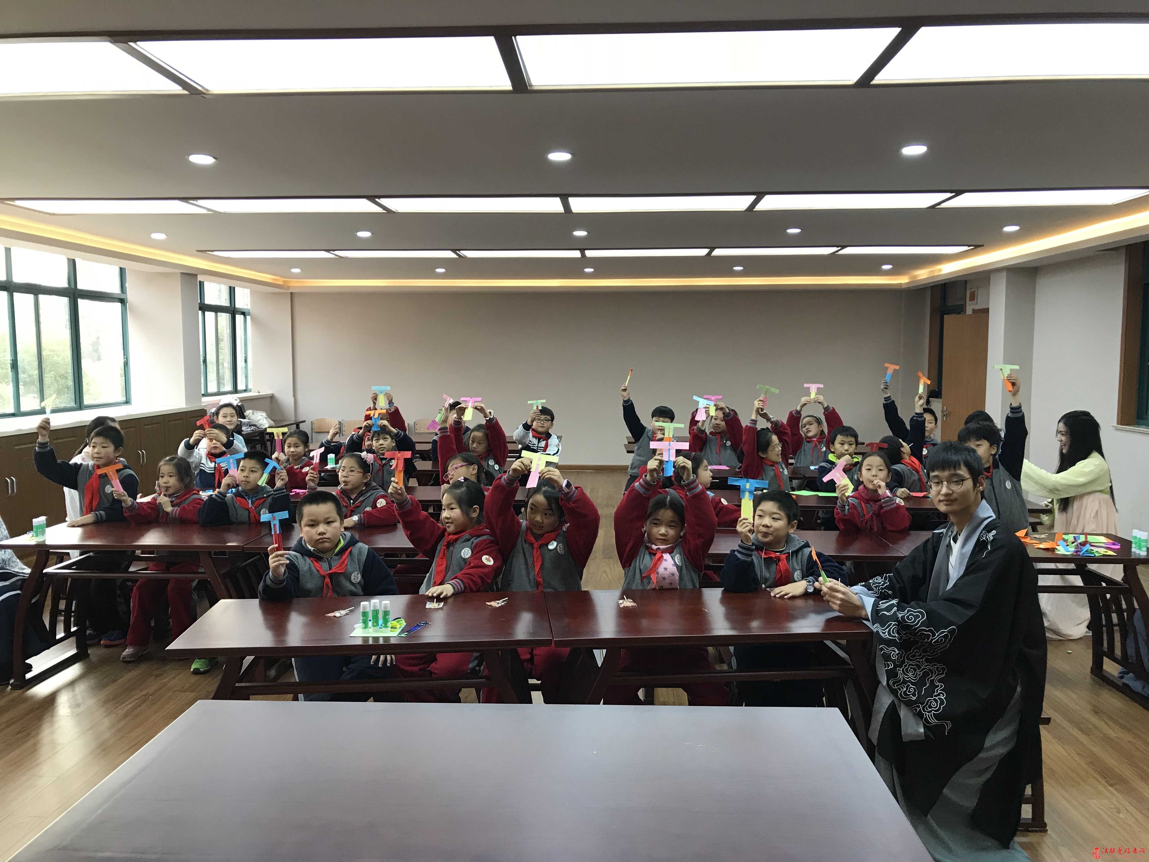 外语学院“汉服小课堂”文化传播活动顺利举行