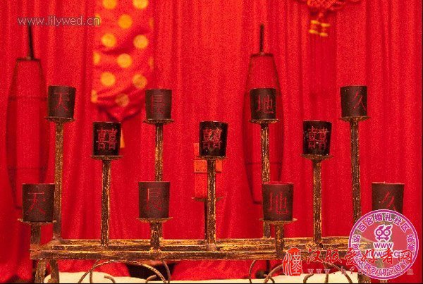 中式古典婚庆烛台 古色古韵