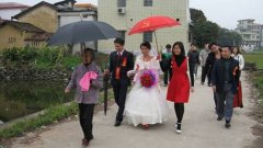 创意时尚婚礼：广东云浮农村办个性传统汉婚新