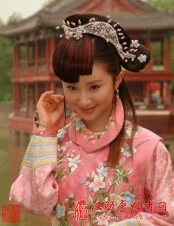 舒畅,代表作:宫锁珠帘、精卫填海、宝莲灯、赏金猎人。长得清纯可人。